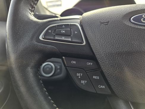 Used 2018 Ford Escape SE w/ SE Sport Appearance Package image 13