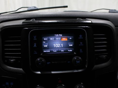 Used 2013 RAM 2500 Tradesman w/ Chrome Appearance Group AWD/4WD image 10