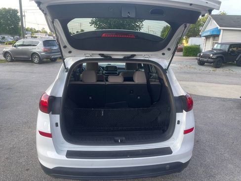 Used 2019 Hyundai Tucson SE w/ Cargo Package image 11