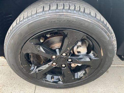 Used 2023 Jeep Grand Cherokee Limited w/ Luxury Tech Group II image 9