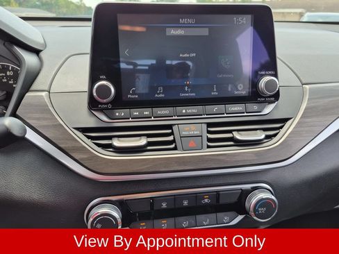 Used 2025 Nissan Altima 2.5 SV FWD image 17