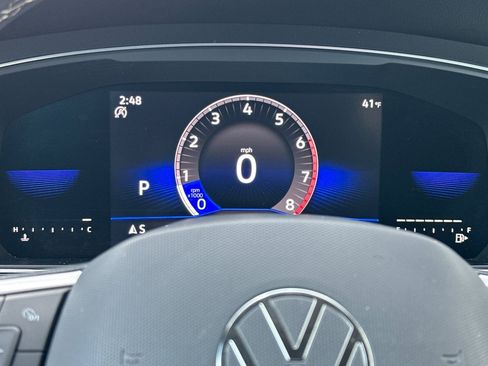 Used 2022 Volkswagen Tiguan SE image 29