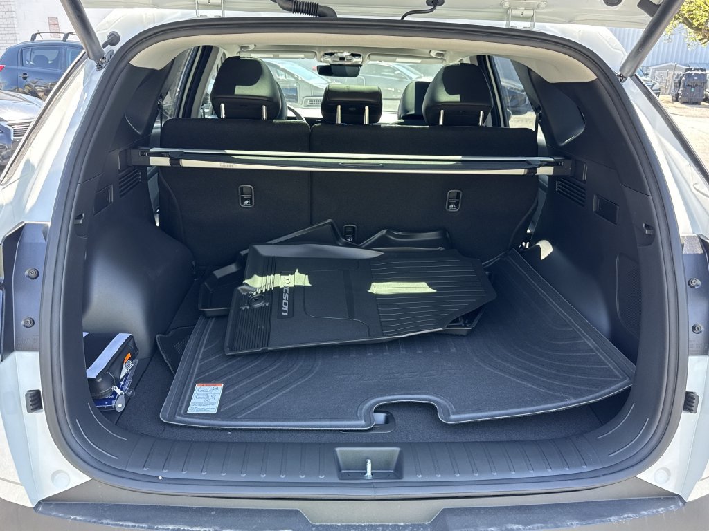New 2025 Hyundai Tucson Limited AWD/4WD image 18