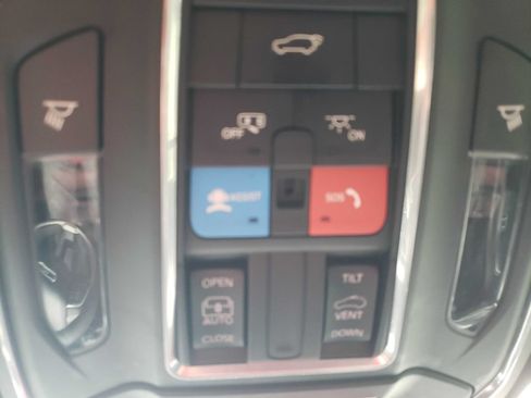 Used 2023 Jeep Grand Cherokee Altitude AWD/4WD image 23