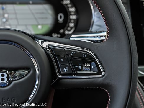 New 2025 Bentley Flying Spur Plug-In Hybrid image 40