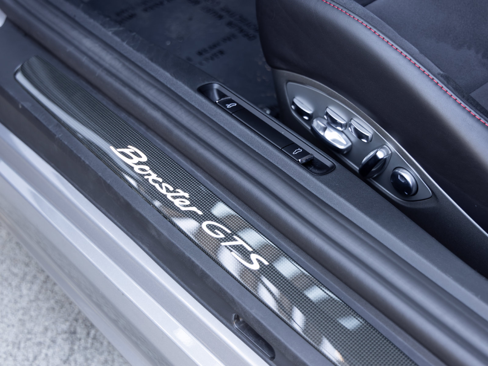 Certified 2024 Porsche 718 Boxster GTS RWD image 34