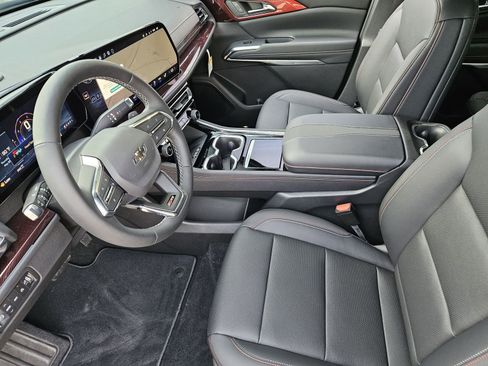 New 2026 Chevrolet Traverse Z71 w/ Driver Confidence Package AWD/4WD image 16