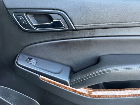 Used 2019 Chevrolet Suburban Premier AWD/4WD image 20