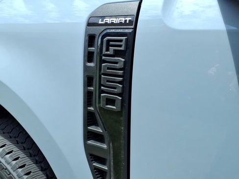 New 2026 Ford F250 Lariat w/ Black Appearance Package AWD/4WD image 13