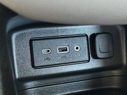 New 2024 Chevrolet Equinox LS image 39