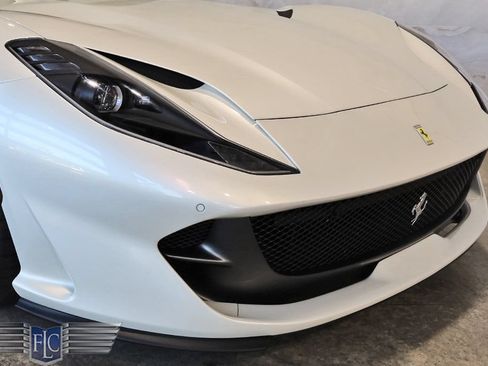 Used 2021 Ferrari 812 GTS RWD image 13