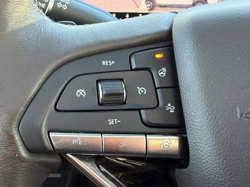 Used 2023 Cadillac Escalade Premium Luxury image 16