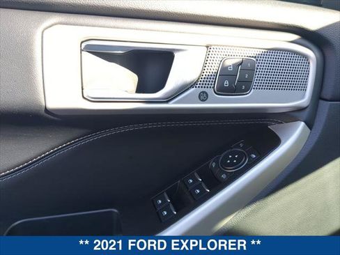 Used 2021 Ford Explorer Limited w/ Hybrid Equipment Group 310A AWD/4WD image 11