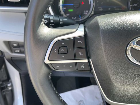Certified 2024 Toyota Highlander XLE AWD/4WD image 22