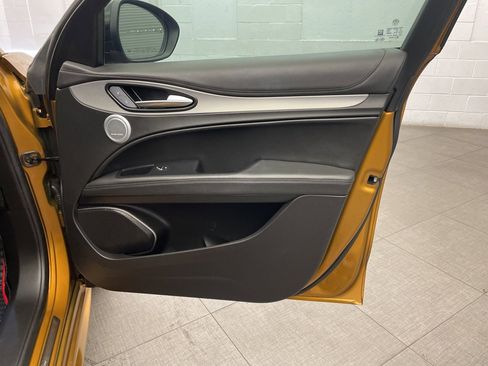 Used 2023 Alfa Romeo Stelvio Veloce image 30