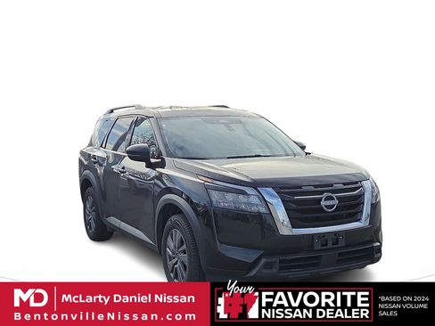 Used 2025 Nissan Pathfinder SV image 1
