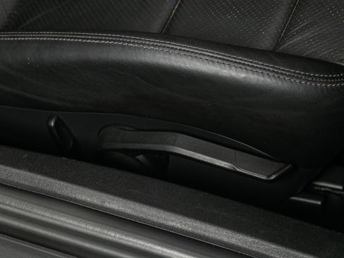 Used 2018 Porsche 718 Boxster Roadster w/ Sport Chrono Package image 21