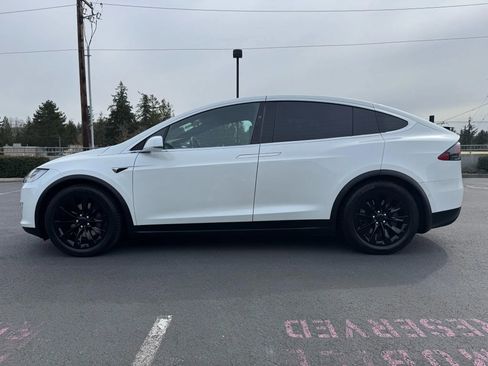 Used 2017 Tesla Model X 75D image 6