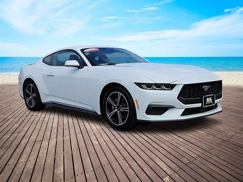 Used 2024 Ford Mustang Coupe RWD image 3