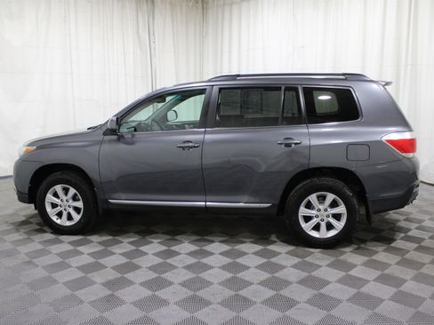 Used 2012 Toyota Highlander SE image 36