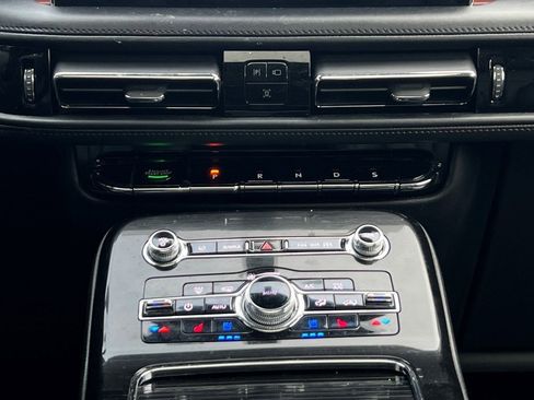 Certified 2023 Lincoln Nautilus Reserve image 22