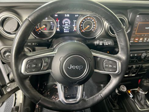 Used 2022 Jeep Wrangler Unlimited Sahara w/ LED Lighting Group image 11