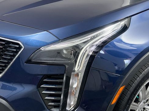 Used 2022 Cadillac XT4 Premium Luxury w/ Enhanced Visibility Package FWD image 11