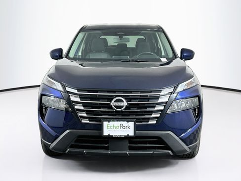 Used 2025 Nissan Rogue SV AWD/4WD image 2