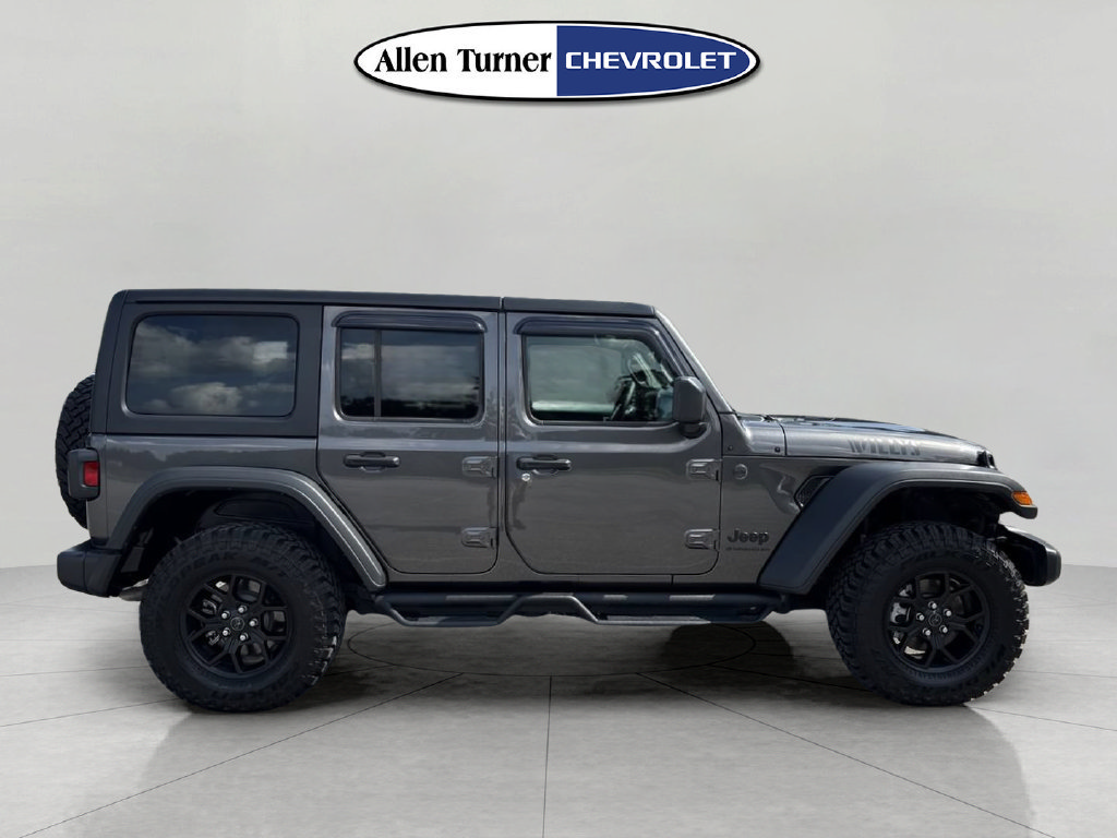 Used 2025 Jeep Wrangler Unlimited Sport AWD/4WD image 3