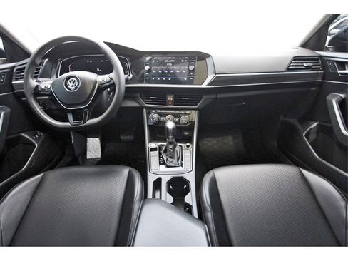 Used 2019 Volkswagen Jetta SEL w/ Cold Weather Package image 8