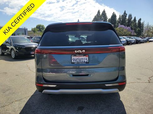 Used 2024 Kia Carnival EX FWD image 5