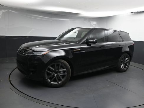 Used 2026 Land Rover Range Rover Sport SE image 4
