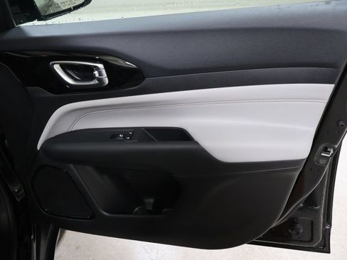 New 2026 Jeep Compass Limited AWD/4WD image 19