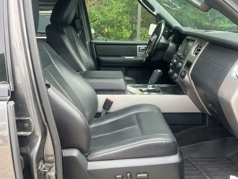 Used 2017 Ford Expedition Limited w/ Equipment Group 301A AWD/4WD image 21