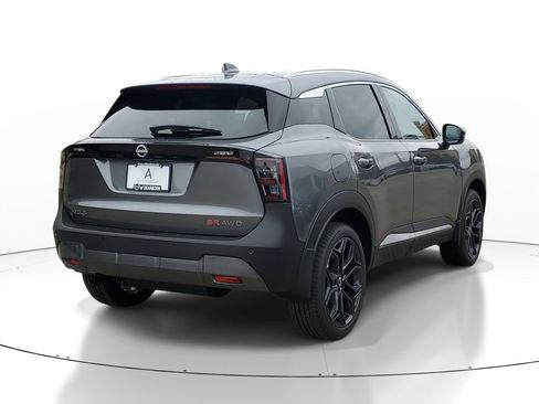 New 2025 Nissan Kicks SR image 4