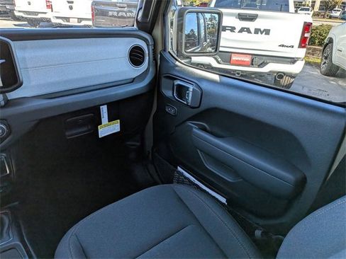 New 2025 Jeep Gladiator Sport image 16