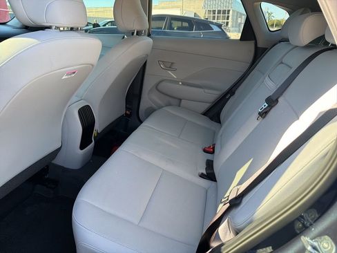 Used 2024 Hyundai Kona SE image 6