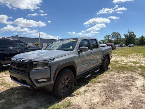 Used 2025 Nissan Frontier Pro-X w/ Pro Convenience Package RWD image 1