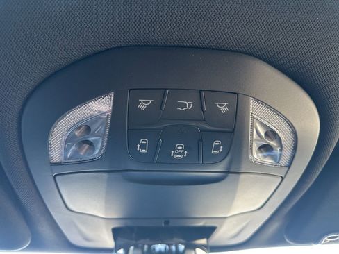 New 2026 Chrysler Pacifica Select image 5