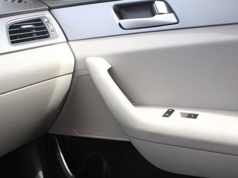 Used 2017 Hyundai Sonata SE image 18