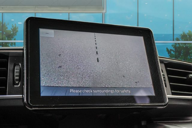 Used 2023 Ford Explorer XLT w/ Equipment Group 202A RWD image 35