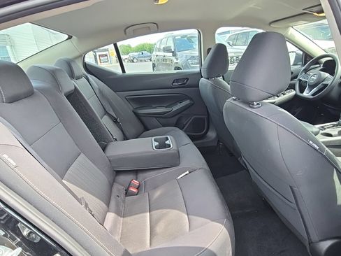 Used 2025 Nissan Altima 2.5 SV AWD/4WD image 37