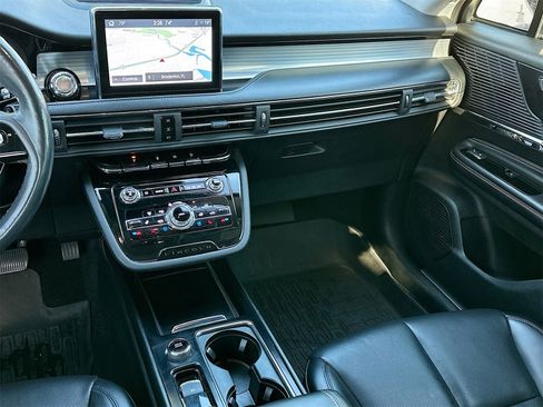 Used 2021 Lincoln Corsair AWD image 23