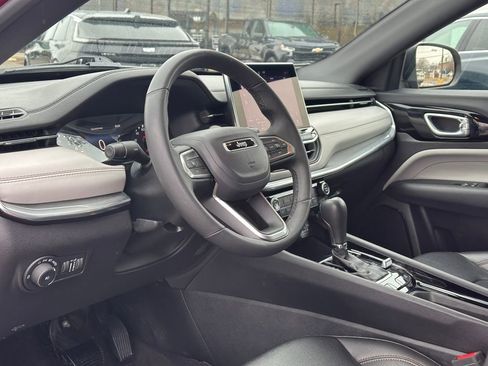 Used 2024 Jeep Compass Limited image 24