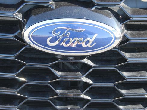 Used 2025 Ford Explorer ST-Line w/ ST-Line Street Pack AWD/4WD image 11