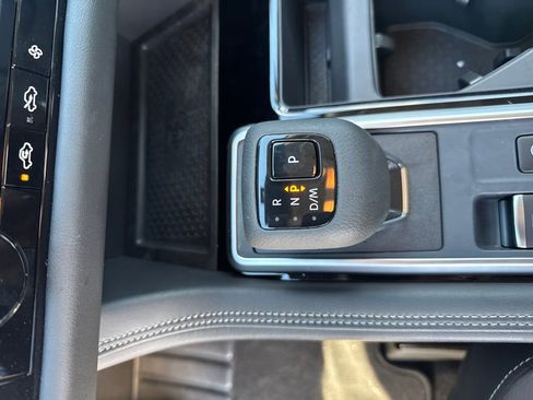 Used 2025 Nissan Pathfinder Platinum w/ Black Appearance Package image 26