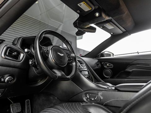 Used 2019 Aston Martin DB11 Volante RWD image 23