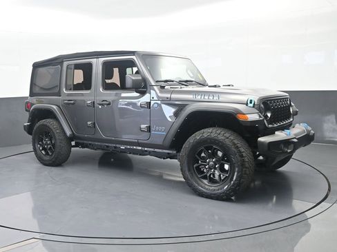 Used 2024 Jeep Wrangler Unlimited AWD/4WD image 8