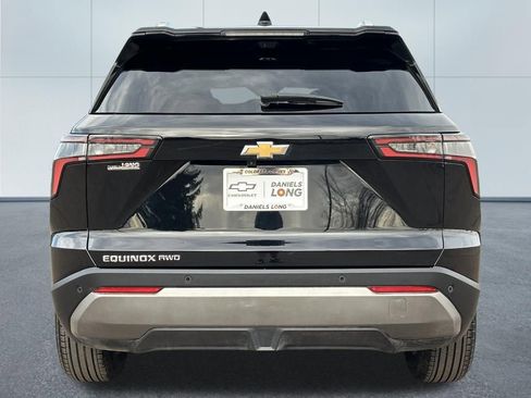 Used 2025 Chevrolet Equinox LT w/ Convenience Package II image 4