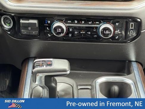 Used 2024 GMC Sierra 1500 SLT w/ SLT Premium Plus Package AWD/4WD image 11